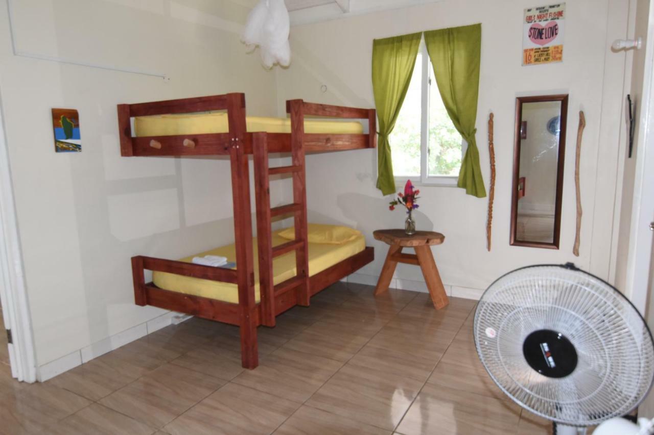Soufriere Guesthouse エクステリア 写真