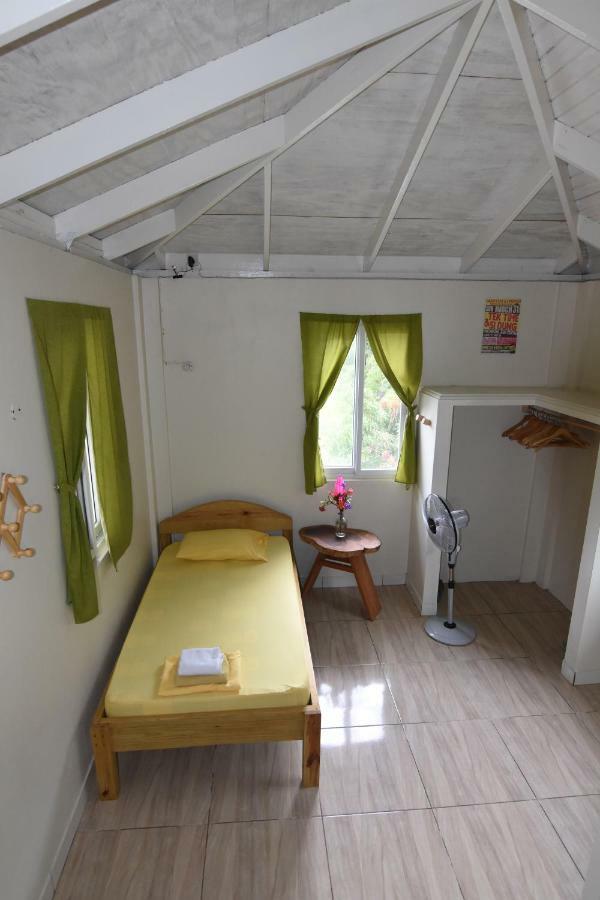 Soufriere Guesthouse エクステリア 写真