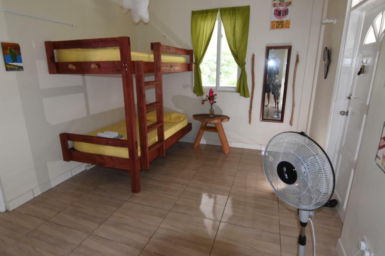 Soufriere Guesthouse エクステリア 写真